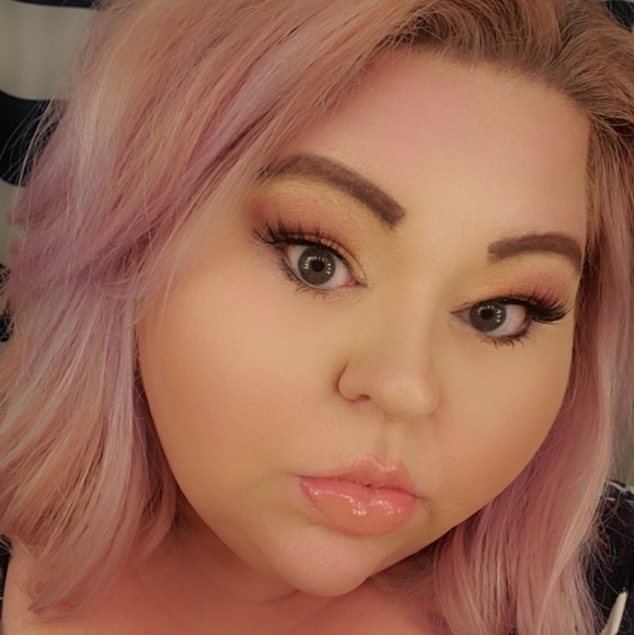 Meet your Posher, Sara - Picture 2 of 2